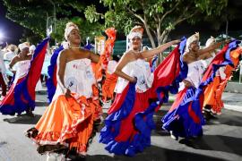O Malê de Balê desfilou pelas ruas de Itapuã