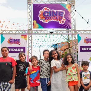 crianças no cine ao céu