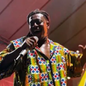 Tonho Matéria revive clássicos e faz Pelourinho vibrar