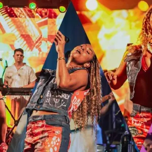 Em clima de nostalgia e emoção, Ana Mametto agita Palco Axé Music 40 Anos