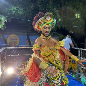  Muzenza revoluciona com primeira rainha trans do Carnaval 