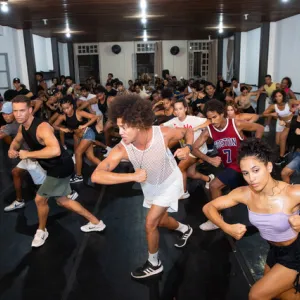 Funceb promove aulas abertas nas praças do Pelourinho em comemoração ao mês da dança