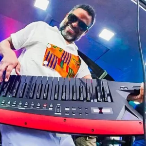 Tito Pereira estreia na Micareta de Feira e leva sucessos do reggae ao Palco Bel da Bonita