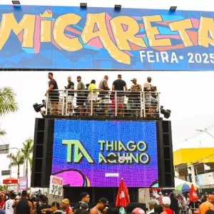 Thiago Aquino e Timbalada encerram Micareta de Feira com arrastão nesta segunda (5)