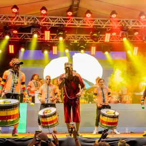 Diversidade musical marca terça-feira (27) de shows e cortejo percussivo no Pelourinho