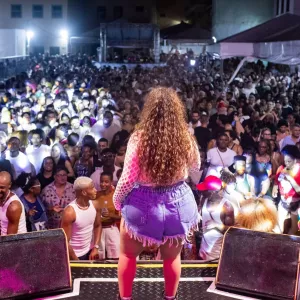 Aila Menezes no Pelô