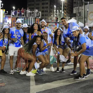 Bloco Abuse e Use reafirma o samba como linguagem de expressão e liberdade