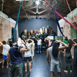 Escola Livre de Teatro abre inscrições para curso de formação e montagem cênica