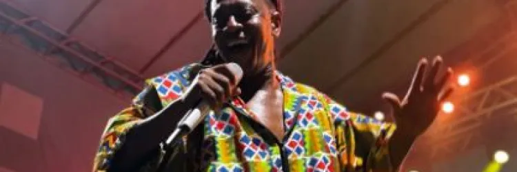 Tonho Matéria revive clássicos e faz Pelourinho vibrar