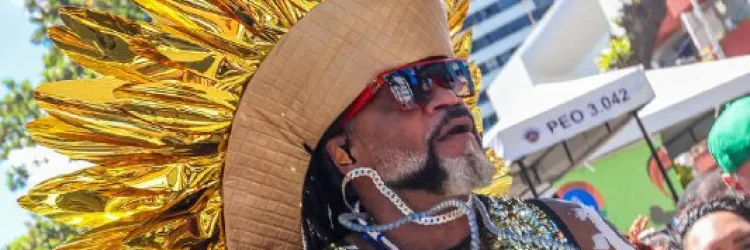 30 anos de Arrastão: Carlinhos Brown encerra Carnaval de Salvador com celebração aos 40 anos de Axé Music