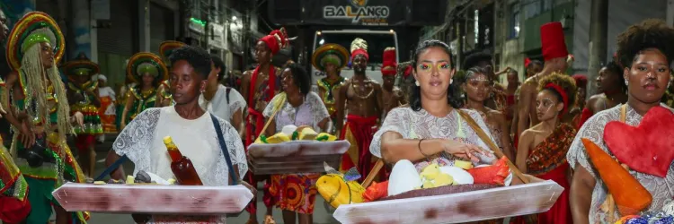 Bloco Kambalagwanze leva colorido e animação para o circuito do contrafluxo