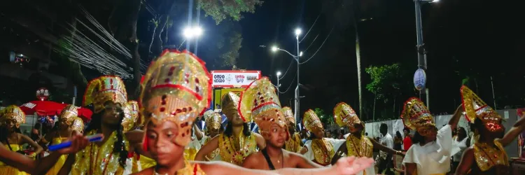 Legado de Môa do Katendê é destaque em desfile do bloco Os Negões