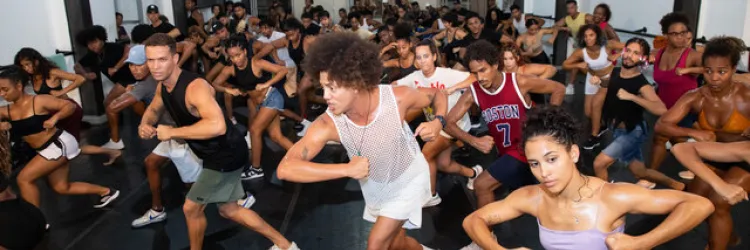 Funceb promove aulas abertas nas praças do Pelourinho em comemoração ao mês da dança