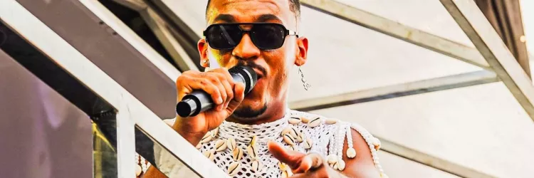 Júnior Dias abre o Palco Bel da Bonita e celebra estreia solo na Micareta de Feira 2025