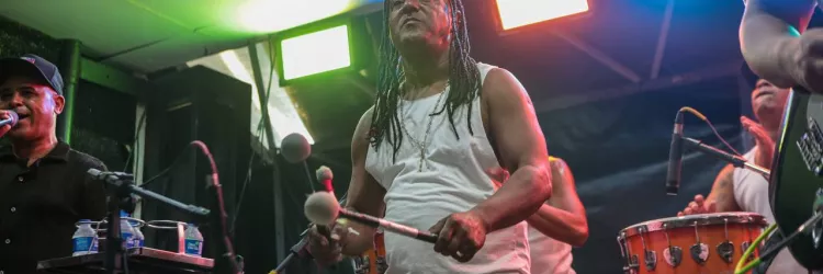 La Percussada leva axé e pagode ao Palco Bel da Bonita e agita público no domingo de Micareta