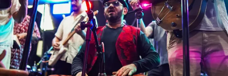 Em show marcado por emoção e ancestralidade, Banda Africania presta homenagem ao multiartista feirense Bel da Bonita 