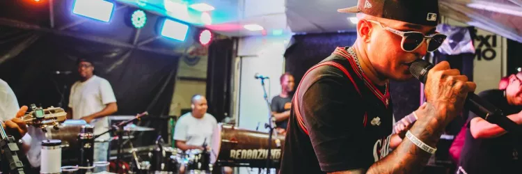 Renanzinho CBX estreia na Micareta de Feira com show animado de samba e Axé