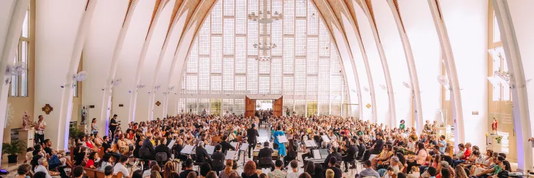 OSBA apresenta obras de Tchaikovsky em concerto gratuito neste domingo (14) no Santuário Nossa Senhora de Fátima, no Garcia