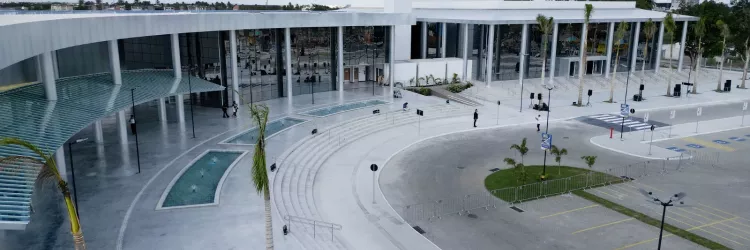 Música, cinema, oficina e espetáculo: programação de verão movimenta o novo Teatro e Centro de Convenções de Feira de Santana