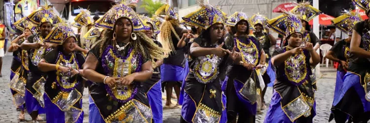 Bloco Afro Jogo de Ifá desfilou com trajes inspirados no Egito