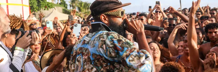 “Protesto do sorriso”: Ministereo Público saúda Yemanjá e celebra 21 anos na Praia da Paciência