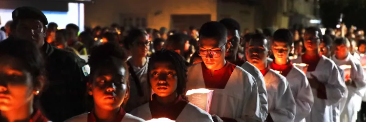 Procissão do Fogaréu em Serrinha celebra a fé e tradição na Semana Santa