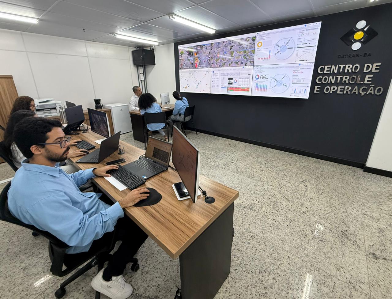 Sala foi montada para monitorar o sistema viário em cidades do interior do estado e colaborar com a segurança pública 