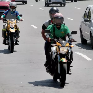 Desconto de 8% no IPVA para veículos com placas  de final 3 vai até esta quarta (29)