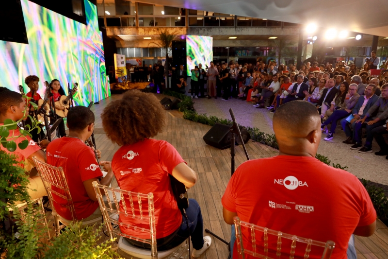 Governo da Bahia anuncia reajuste do Mais Futuro e CNH gratuita para estudantes da rede pública