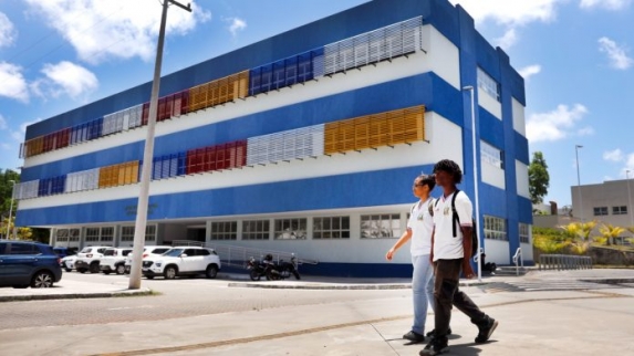 Bahia reduz em mais de 50% a taxa de abandono escolar