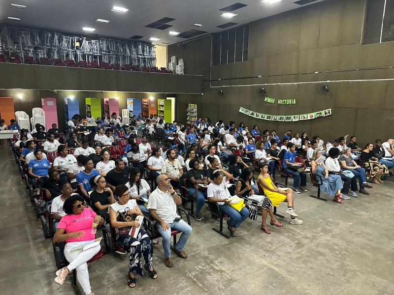 Devotodicas: estudantes do Colégio Estadual Manoel Devoto têm aulões preparativos para o Enem