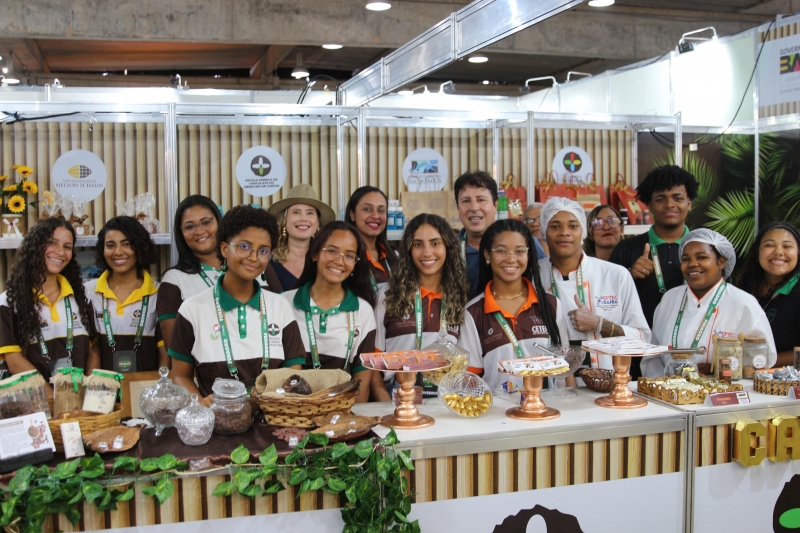 Fenagro é aberta com exposição de produtos desenvolvidos por estudantes da rede estadual