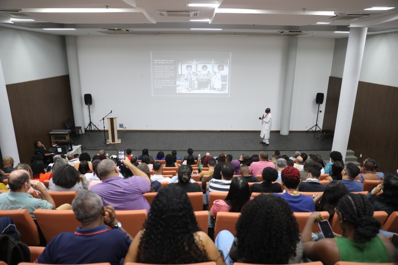 10ª edição da Coleção da História da África é lançada em evento na SEC