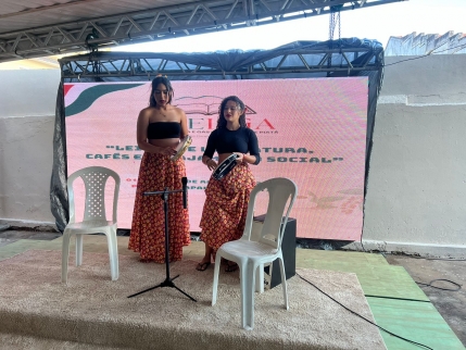 Estudantes da rede estadual marcam presença na 1ª Feira Literária e Gastronômica de Piatã