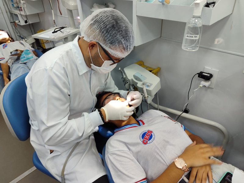 Odontomóvel leva cuidados bucais a estudantes da rede estadual de mais cinco municípios baianos