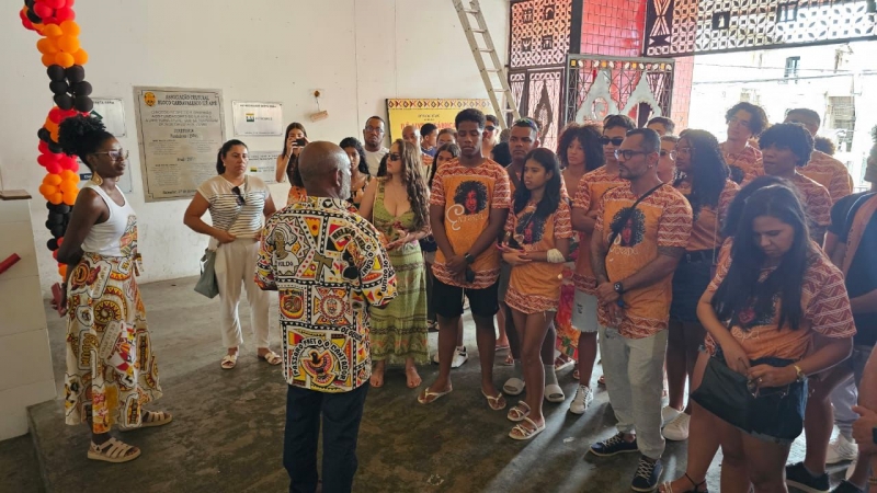 Estudantes de colégio estadual de Juazeiro conhecem a história de meio século do Ilê Aiyê
