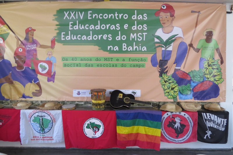 “É uma pauta do Estado com os movimentos e os Municípios para que quem mora no campo possa ter terra, água e estrada”