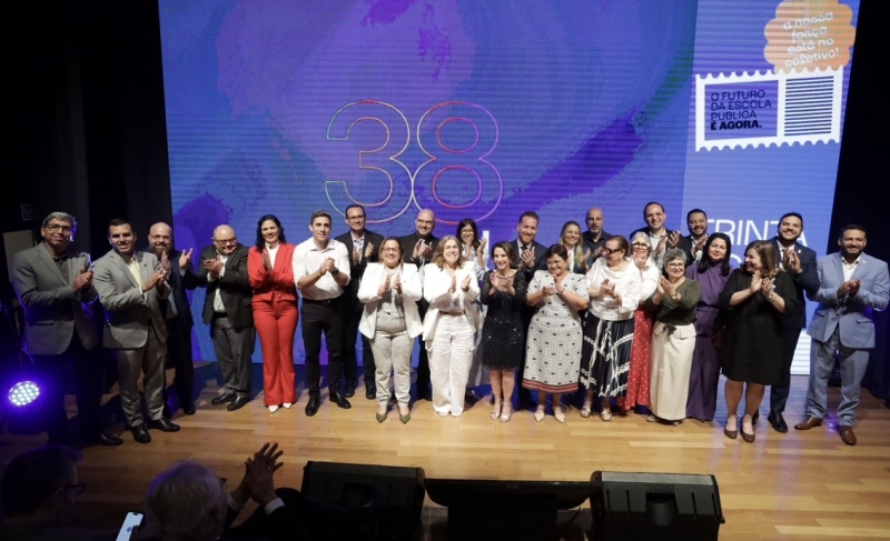 SEC participa de atividade em comemoração aos 38 anos do Consed