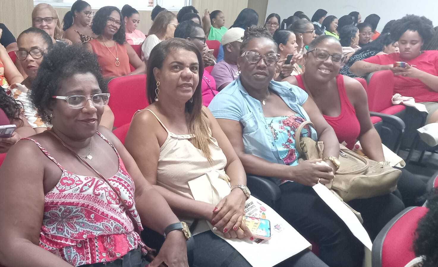 Capacitação reforça boas práticas de manipulação de alimentos nas escolas estaduais