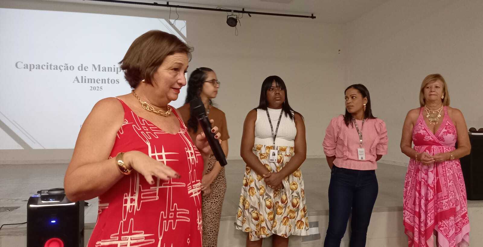 Capacitação reforça boas práticas de manipulação de alimentos nas escolas estaduais