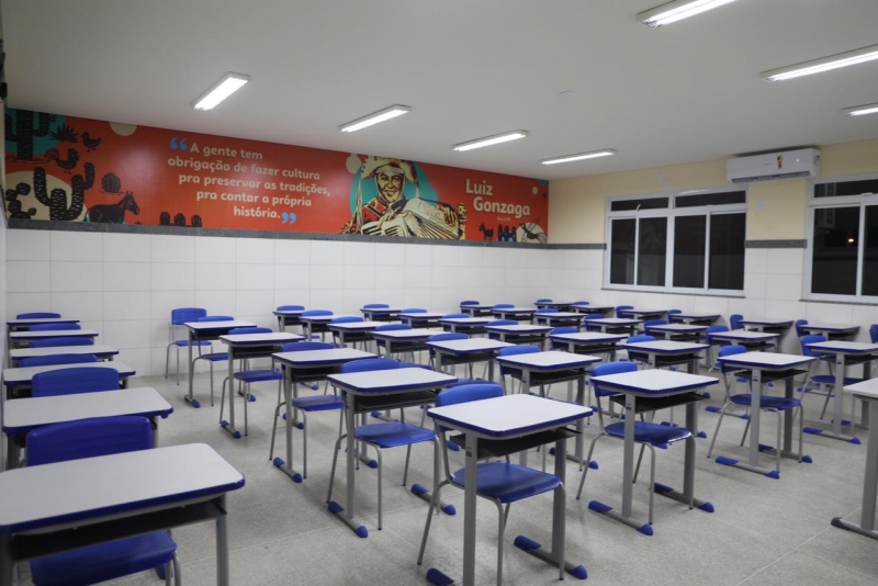 Comunidade escolar comemora entrega de duas unidades de ensino e avanços na educação de Santaluz