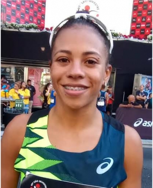 Ex-aluna da rede estadual conquista pódio na Corrida de São Silvestre