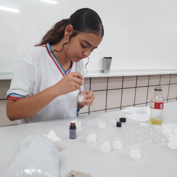 Estudantes de Boquira desenvolvem cosméticos sustentáveis