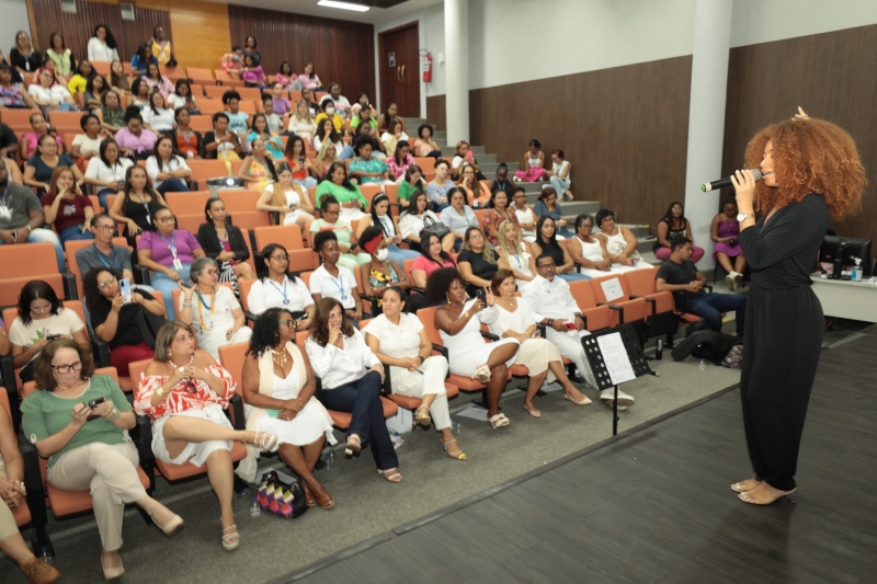 SEC celebra o Dia Internacional da Mulher com palestra e apresentações musicais