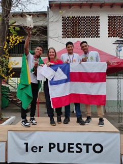 Feira de iniciação científica internacional premia estudantes da rede estadual