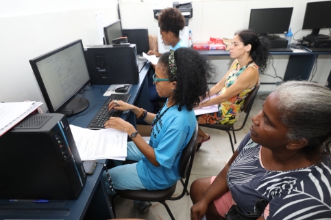 Matrícula 2024: Estudantes do Ensino Médio já podem solicitar a vaga pela internet