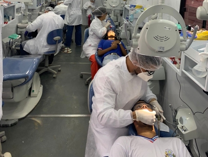 Odontomóvel leva saúde bucal a escolas estaduais de sete novos municípios