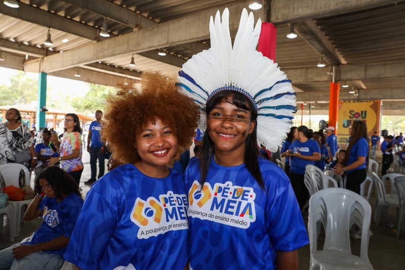 Em evento com 10 mil estudantes, Lula anuncia na Bahia expansão do Programa Pé-de-Meia