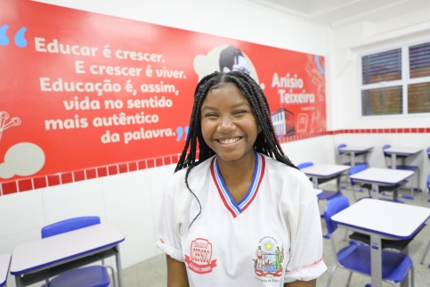 Em Feira de Santana, governador participa de aula inaugural da rede estadual