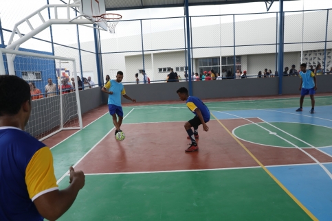 Em colégio no bairro de Valéria, Jerônimo lança projeto Férias na Escola com mais Sabor e Saber